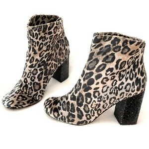 NOT RATED CHERRY VELVET ANIMAL PRINT GLITTER BLOCK HEEL BOOTS SIZE 10
